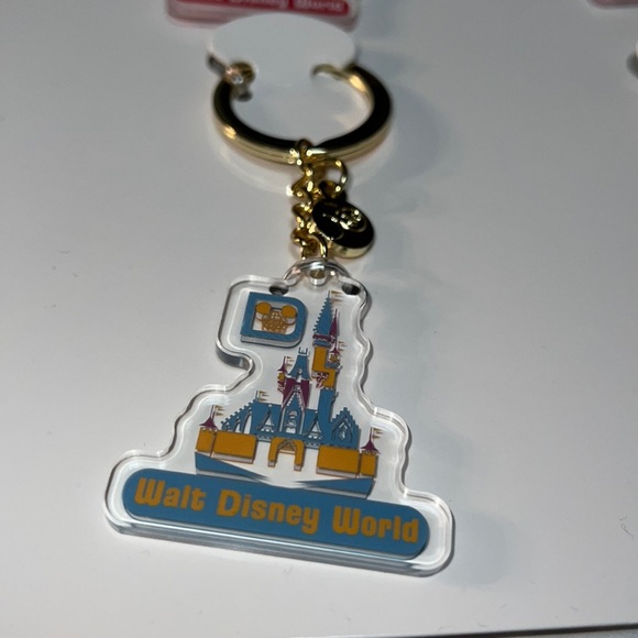 4pcs Disney 50th Anniversary Collection Keychains Mickey Mouse Cinderella Castle - Picture 3 of 13